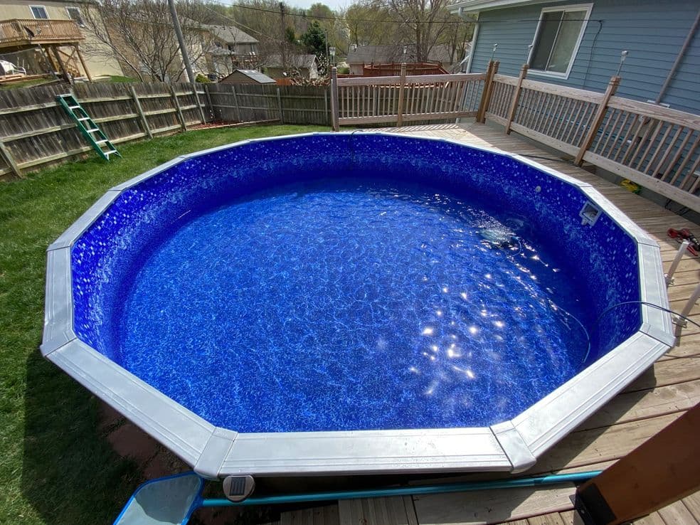 Above-ground pool installation
